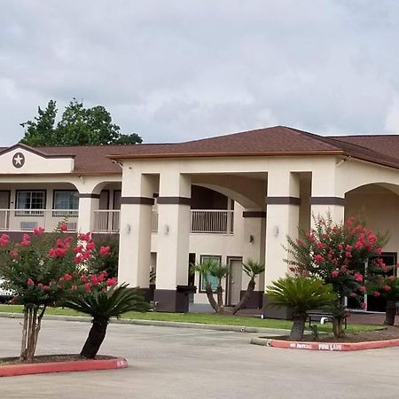 Homebridge Inn And Suites Beaumont Bagian luar foto