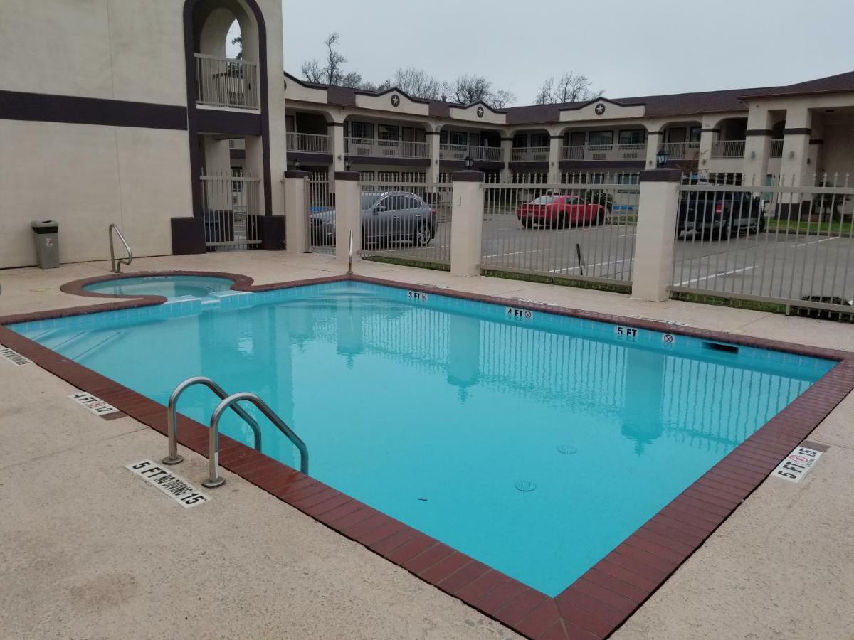 Homebridge Inn And Suites Beaumont Bagian luar foto